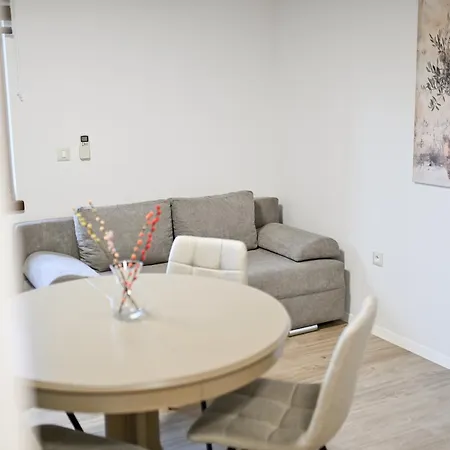 Tia Apartment