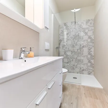 Tia Apartment *